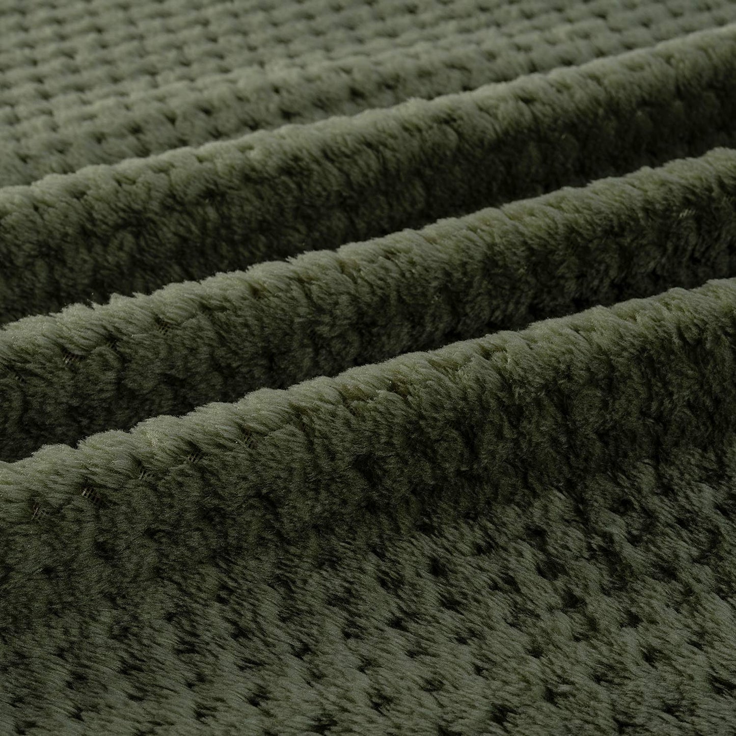 Dog Blanket or Cat Blanket or Pet Blanket, Warm Soft Fuzzy Blankets for Puppy, Small, Medium, Large Dogs or Kitten, Cats, Plush Fleece Throws for Bed, Couch, Sofa, Travel (M/32" x 40", Dark Green)
