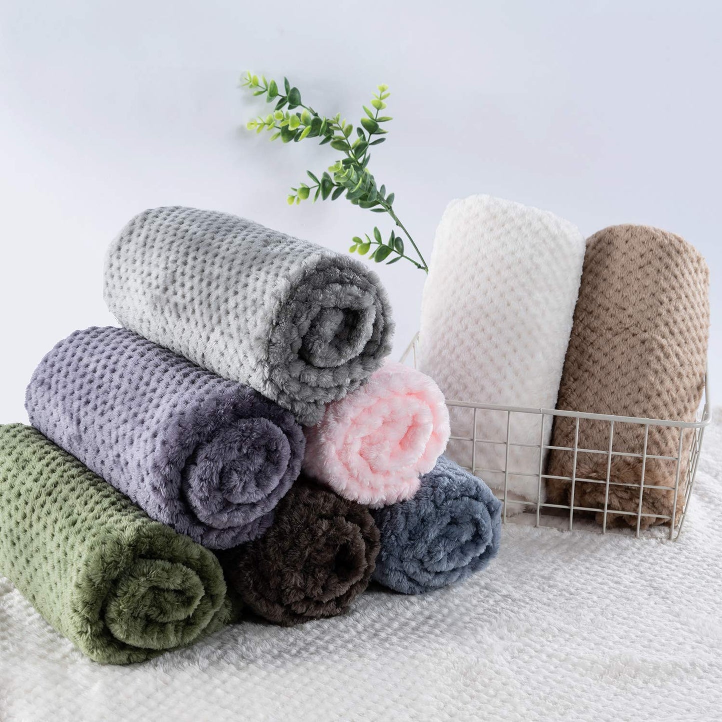 Dog Blanket or Cat Blanket or Pet Blanket, Warm Soft Fuzzy Blankets for Puppy, Small, Medium, Large Dogs or Kitten, Cats, Plush Fleece Throws for Bed, Couch, Sofa, Travel (M/32" x 40", Dark Green)
