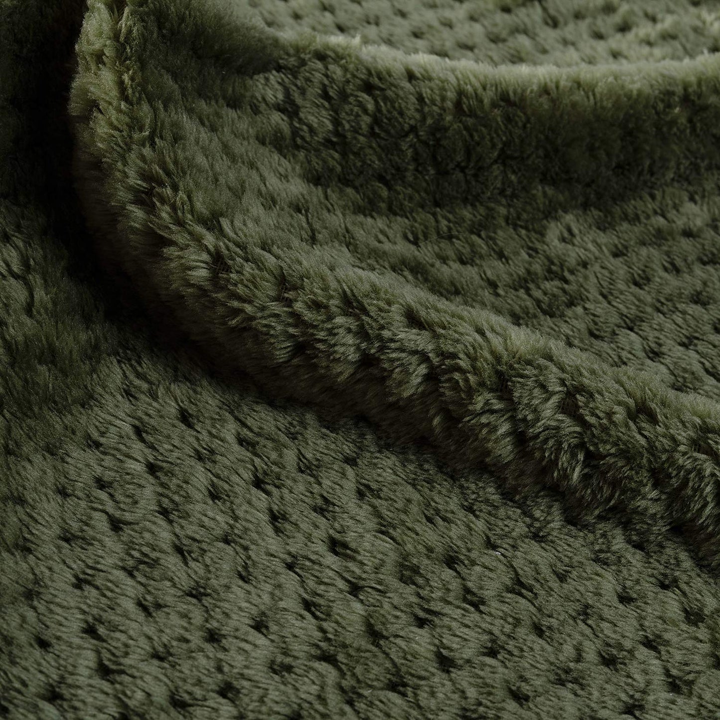 Dog Blanket or Cat Blanket or Pet Blanket, Warm Soft Fuzzy Blankets for Puppy, Small, Medium, Large Dogs or Kitten, Cats, Plush Fleece Throws for Bed, Couch, Sofa, Travel (M/32" x 40", Dark Green)