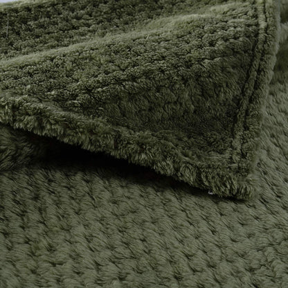 Dog Blanket or Cat Blanket or Pet Blanket, Warm Soft Fuzzy Blankets for Puppy, Small, Medium, Large Dogs or Kitten, Cats, Plush Fleece Throws for Bed, Couch, Sofa, Travel (M/32" x 40", Dark Green)